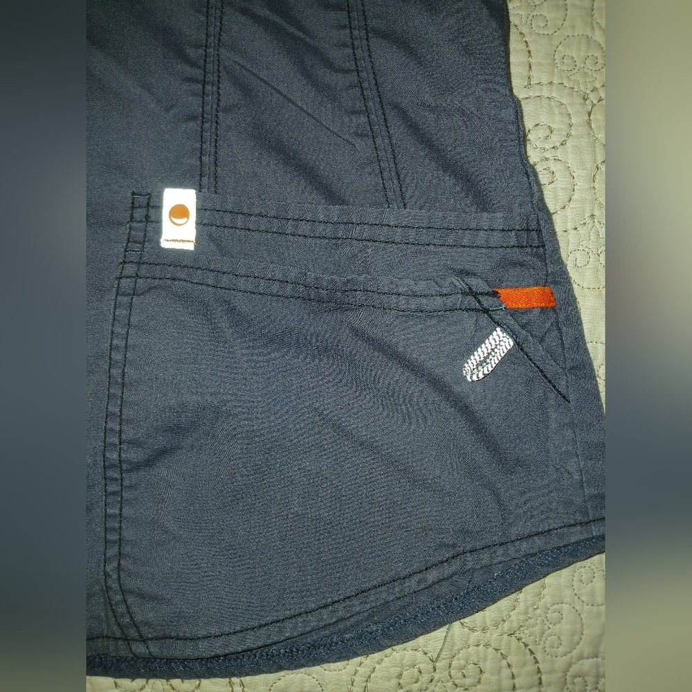 Code Happy Gray Scrub Top Size XS - Picture 3 of 8